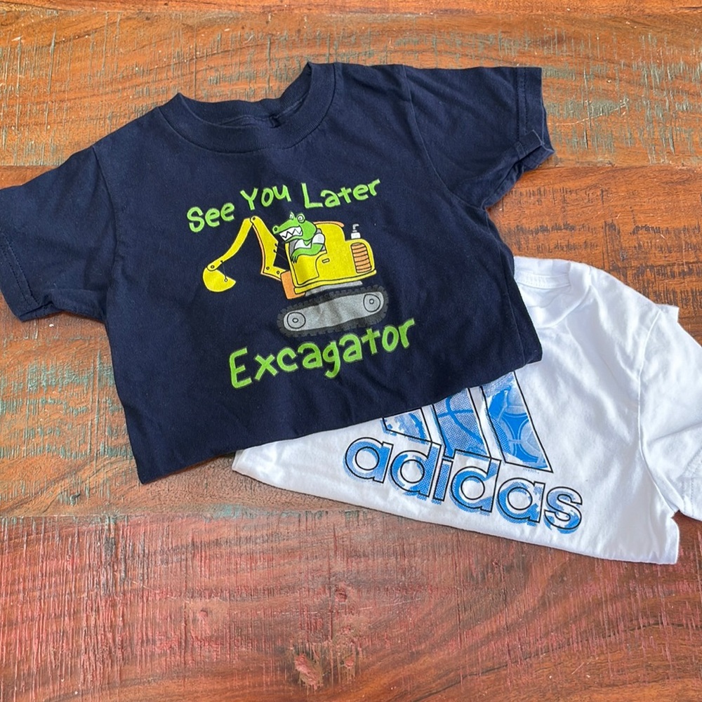 2 short sleeve t-shirt. Size 2t.